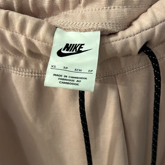 Women’s Nike Cuffed Sweatpants Size XS - Picture 6 of 12